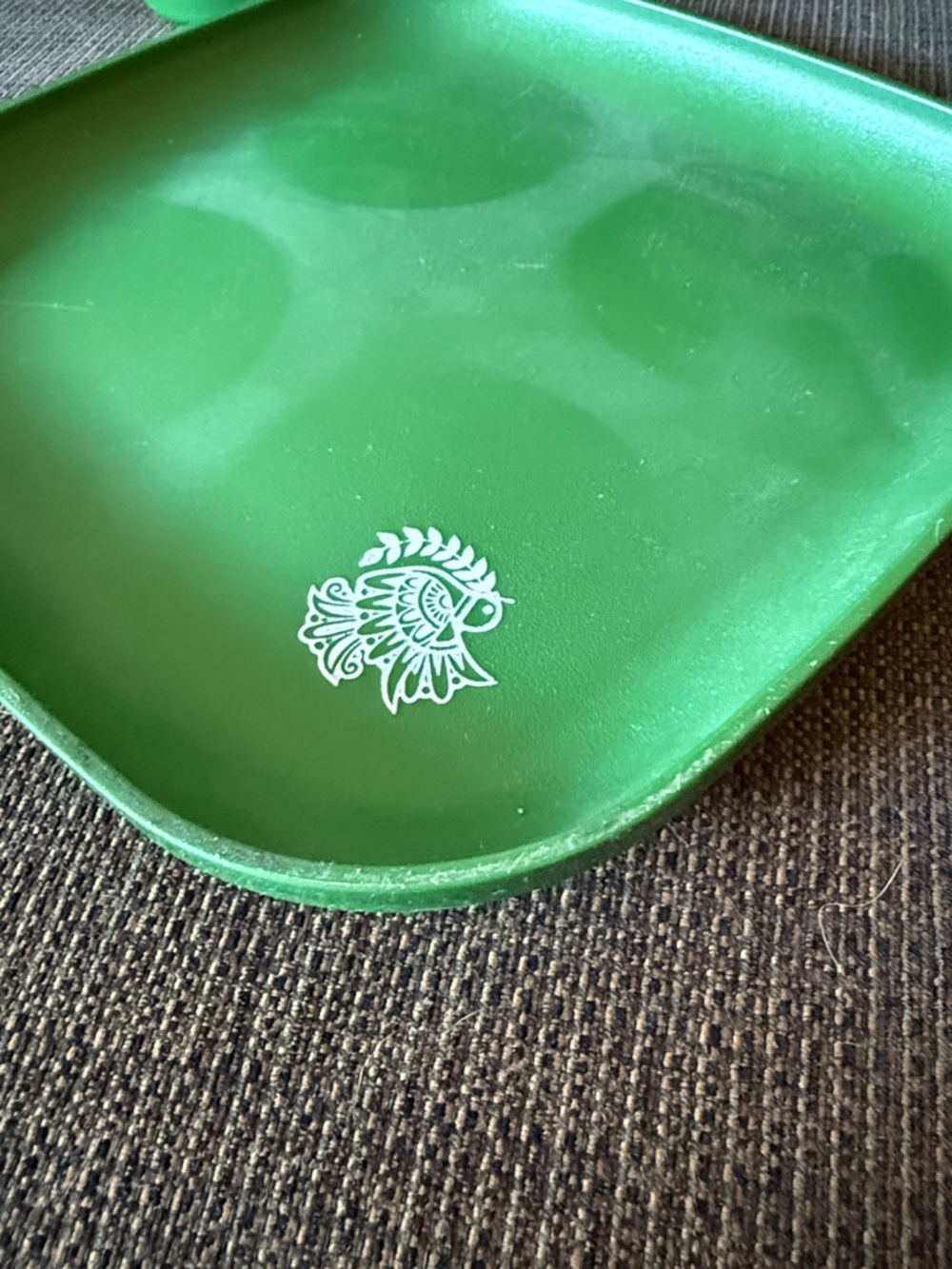 Green Two-Piece Tupperware Set with White Dove - Picture 10 of 10